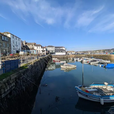 Heart Of - Comfortable & Stylish | Town Centre | Parking | Wifi | Apartment Falmouth