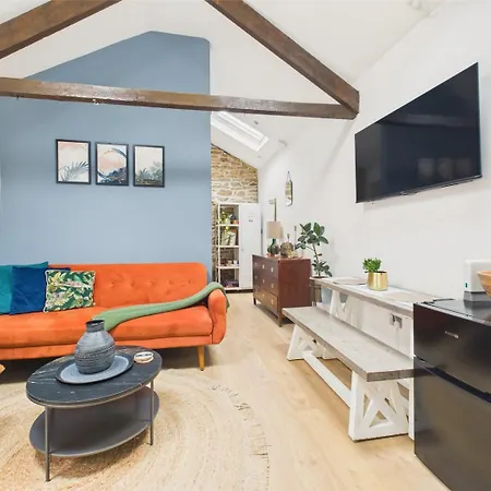 Heart Of - Comfortable & Stylish | Town Centre | Parking | Wifi | Apartment Falmouth