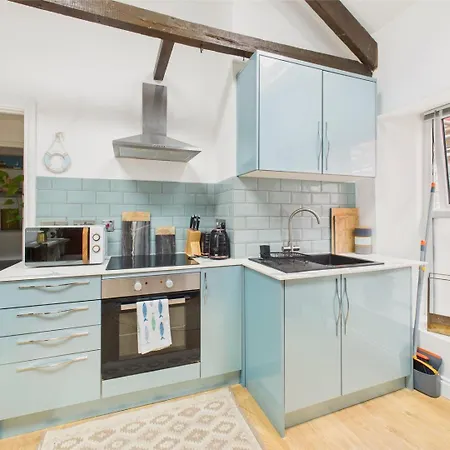 Heart Of - Comfortable & Stylish | Town Centre | Parking | Wifi | Apartment Falmouth